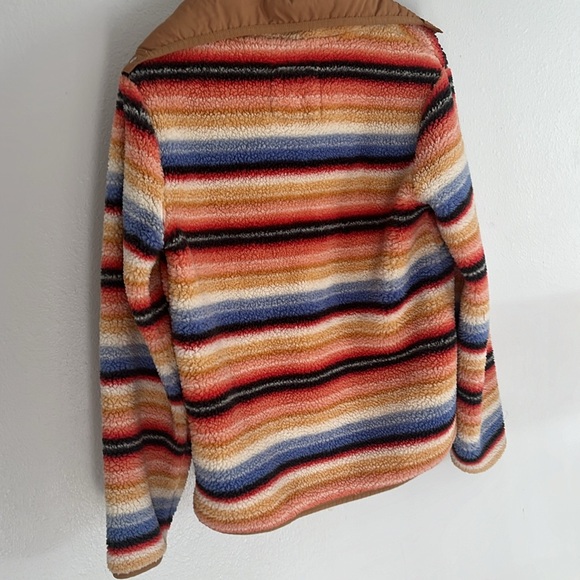 Size small, Billabong sweater - Picture 2 of 3